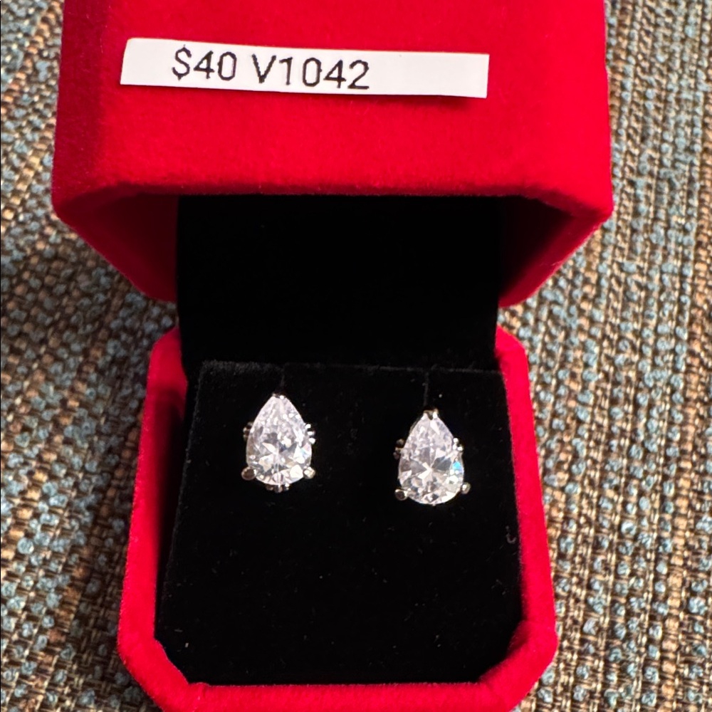 3058 Swarovski Crystal Elements Post Earrings - image 3
